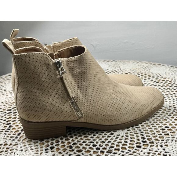 Ladies Ankle Booties Size 8.5 M Beige by Universal Threads Zip-up sku 3336 - Picture 7 of 8